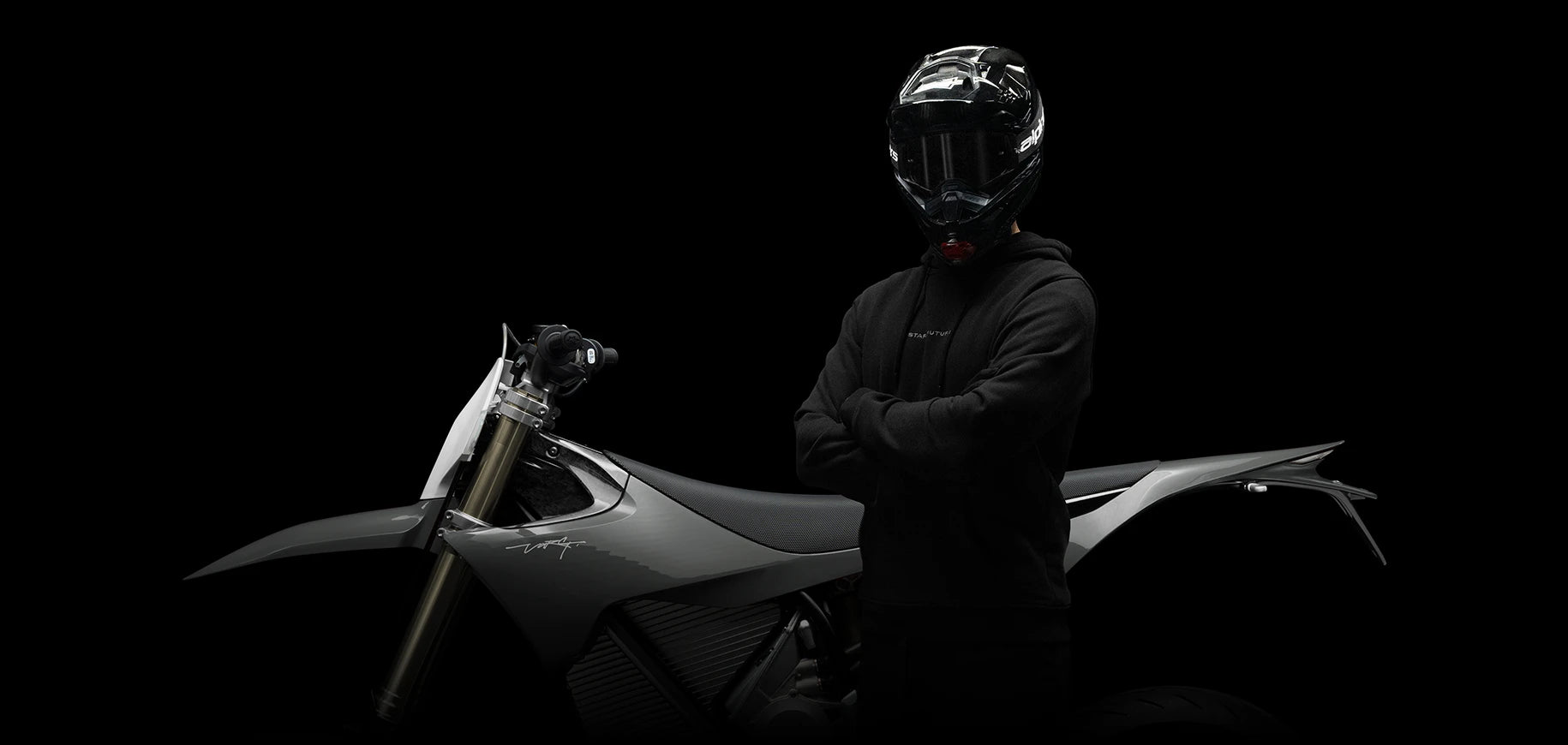 Stark Future SM elektro motorka šedá s jezdcem