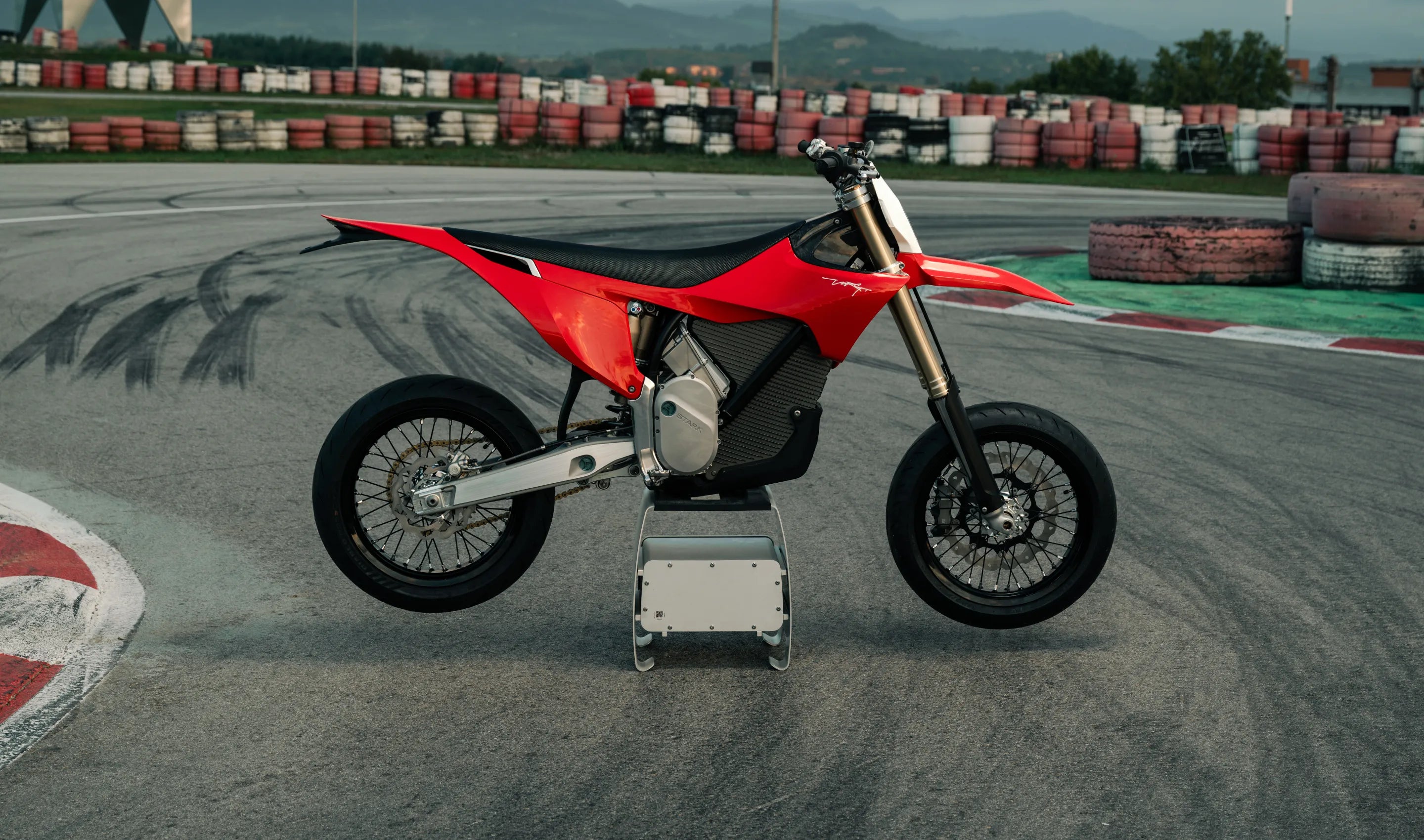 Stark Future SM elektro motorka červená
